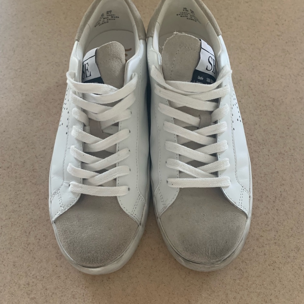 Like New Sam Edelman Aubrie Sneaker size 6.5M